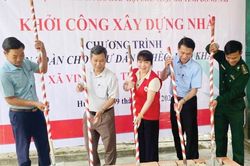 Tiếp sức cho ngư dân nghèo yên tâm bám biển