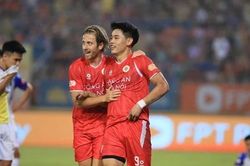 CLB C&ocirc;ng an H&agrave; Nội nhận c&uacute; h&iacute;ch tinh thần lớn trước đại chiến với Th&eacute;p Xanh Nam Định