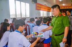 Trang bị kiến thức pháp luật cho học sinh