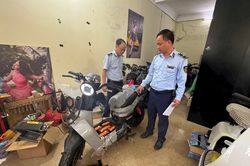 H&agrave; Nội: Ph&aacute;t hiện cơ sở 'độ' xe đạp điện chạy 60 km/h