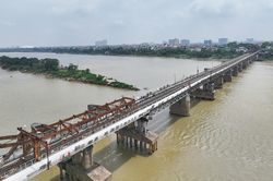 Diện mạo mới của cầu Long Biên sau hơn một tháng cấm xe sửa chữa