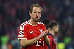 Kane bắt kịp Ronaldo trong ngày bị loại