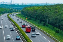 Ngành sản xuất ô tô trước áp lực mở cửa