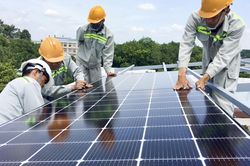 Hóa đơn điện mùa hè tăng vọt: Hộ gia đình nào nên lắp điện mặt trời mái nhà?