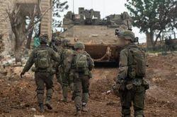 Israel không kích thủ đô Lebanon, tuyên bố bắn hạ chỉ huy Hezbollah