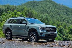 Phân khúc SUV cỡ D thêm mẫu xe xăng, giá cao, cạnh tranh với Toyota Fortuner