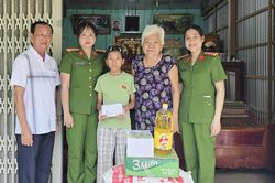 Khi nữ công an trở thành người mẹ thứ hai