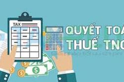 Người lao động ủy quyền quyết toán thuế TNCN nhưng có phát sinh nghĩa vụ thuế thì doanh nghiệp bị phạt chậm nộp không?