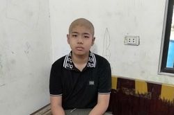 Con trai mắc ung thư xương, mẹ đơn thân mong có tiền giữ lại cánh tay cho con