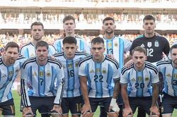 Biệt danh của đội tuyển bóng đá Argentina là gì?