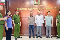 Bắt cựu Chủ tịch xã ở Thanh Hóa và 2 giám đốc vì lập hồ sơ khống