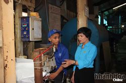 Tăng cường tuyên truyền, giáo dục chính trị, pháp luật cho công nhân
