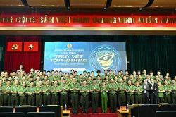14 đội thi đến từ C&ocirc;ng an 8 tỉnh tham dự cuộc thi 'H&agrave;nh tr&igrave;nh truy vết tội phạm mạng'