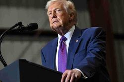 T&ograve;a &aacute;n Mỹ b&aacute;c bỏ thuế quan to&agrave;n cầu của &ocirc;ng Trump