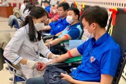 Gần 600 tình nguyện viên tại Quảng Trị tham gia hiến máu