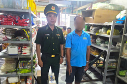 Cà Mau: Đồn Biên Phòng Sông Đốc phát hiện gần 500 bao thuốc lá không rõ nguồn gốc