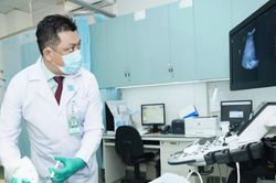 Từ cú sốc 'treo kim' đến bác sĩ cắt đường sống của u gan