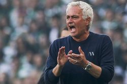 Real Madrid dẹp hỗn loạn: Gọi tên 'người đặc biệt' Jose Mourinho