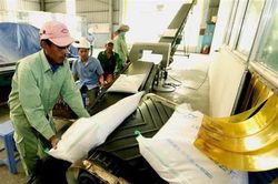 Giá gạo Việt Nam tăng mạnh, ngũ cốc Mỹ đồng loạt giảm