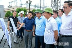 Đoàn công tác của Bộ Công Thương kiểm tra một số dự án nguồn và lưới điện tại Ninh Bình