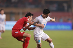 Trọng tài gây tranh cãi, Công an Hà Nội FC tiến gần tới ngôi vô địch V-League