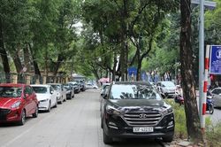 Cấm xe xăng vào vùng phát thải thấp: Bãi đỗ xe là 'nút thắt' của Hà Nội