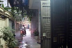 Mở cổng lấn đường: Hành vi cấm nhưng nhiều người vẫn ngang nhiên vi phạm