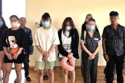 Tiếp nhận 18 người từ Campuchia: Đa số các cô gái bị bắt tại cơ sở massage