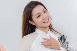Ca sĩ Nguyễn Ngọc Anh gây bất ngờ với món quà vào đúng 'Ngày của mẹ'