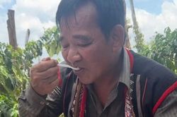 Hình ảnh khổ cực của nghệ sĩ Quang Tèo, Khánh Linh thay đổi bất ngờ khi lên chức