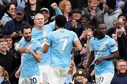 Doku - Haaland rực sáng, Man City phả hơi nóng lên Arsenal