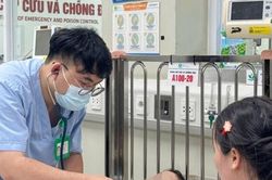 Giành sự sống cho bé trai có trái tim to bất thường