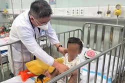 TP Hồ Chí Minh: Làm rõ vụ bé trai bị mẹ ruột và người tình bạo hành gây đa chấn thương