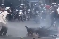 Câu chuyện cụ ông 'cứu' xe cháy bất thành và nụ cười hạnh phúc phía sau