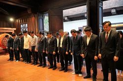 Phó Thủ tướng Nguyễn Văn Thắng tri ân các Anh hùng liệt sĩ tại Điện Biên