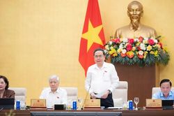 Kh&ocirc;ng để xảy ra t&igrave;nh trạng xin 'khất', xin l&ugrave;i trong x&acirc;y dựng văn bản ph&aacute;p luật