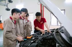 Trường nghề trong bối cảnh mới: Tuyển sinh gắn liền tuyển dụng