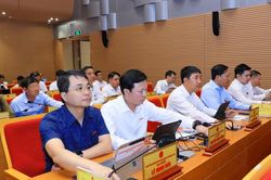 Phí sử dụng tạm thời lòng đường, hè phố Hà Nội cao nhất 400.000 đồng/m2/tháng