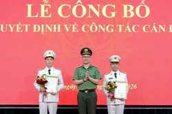 Chủ tịch và Tổng giám đốc FPT Telecom được phong thượng tá
