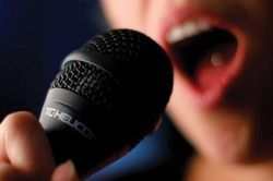 Chủ tịch xã lý giải đề nghị tạm dừng karaoke, 'hát với nhau' để học sinh ôn thi