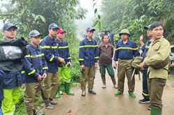 Công an xã cùng gần 300 người tìm thấy ông Tá sau nhiều ngày mất tích