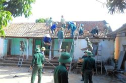 Hỗ trợ xóa nhà tạm, nhà dột nát cho 67 hộ gia đình người có công
