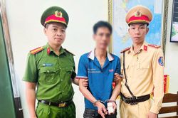 Kiểm tra vi phạm nồng độ cồn, phát hiện tài xế giấu ma túy trong người