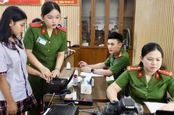 Công an TP Hồ Chí Minh tăng tốc cấp căn cước cho học sinh kịp kỳ thi
