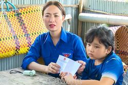 Gieo hy vọng cho nữ sinh nghèo mắc bệnh u não