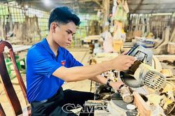 Hồ Việt Lê - Gương sáng sinh viên