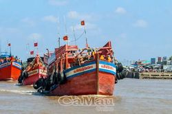 Vươn lên từ biển, làm giàu từ biển