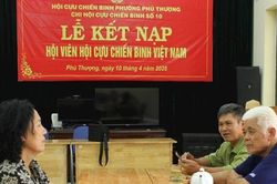 Những 'c&aacute;nh tay nối d&agrave;i' giữ b&igrave;nh y&ecirc;n từ cơ sở