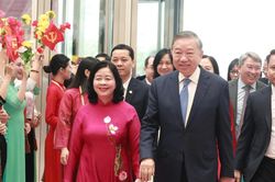Tổng B&iacute; thư, Chủ tịch nước T&ocirc; L&acirc;m, l&atilde;nh đạo Đảng, Nh&agrave; nước dự Đại hội MTTQ Việt Nam lần thứ XI