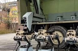 Trung Quốc trình làng robot chó và thiết bị diệt lôi phóng từ tàu ngầm